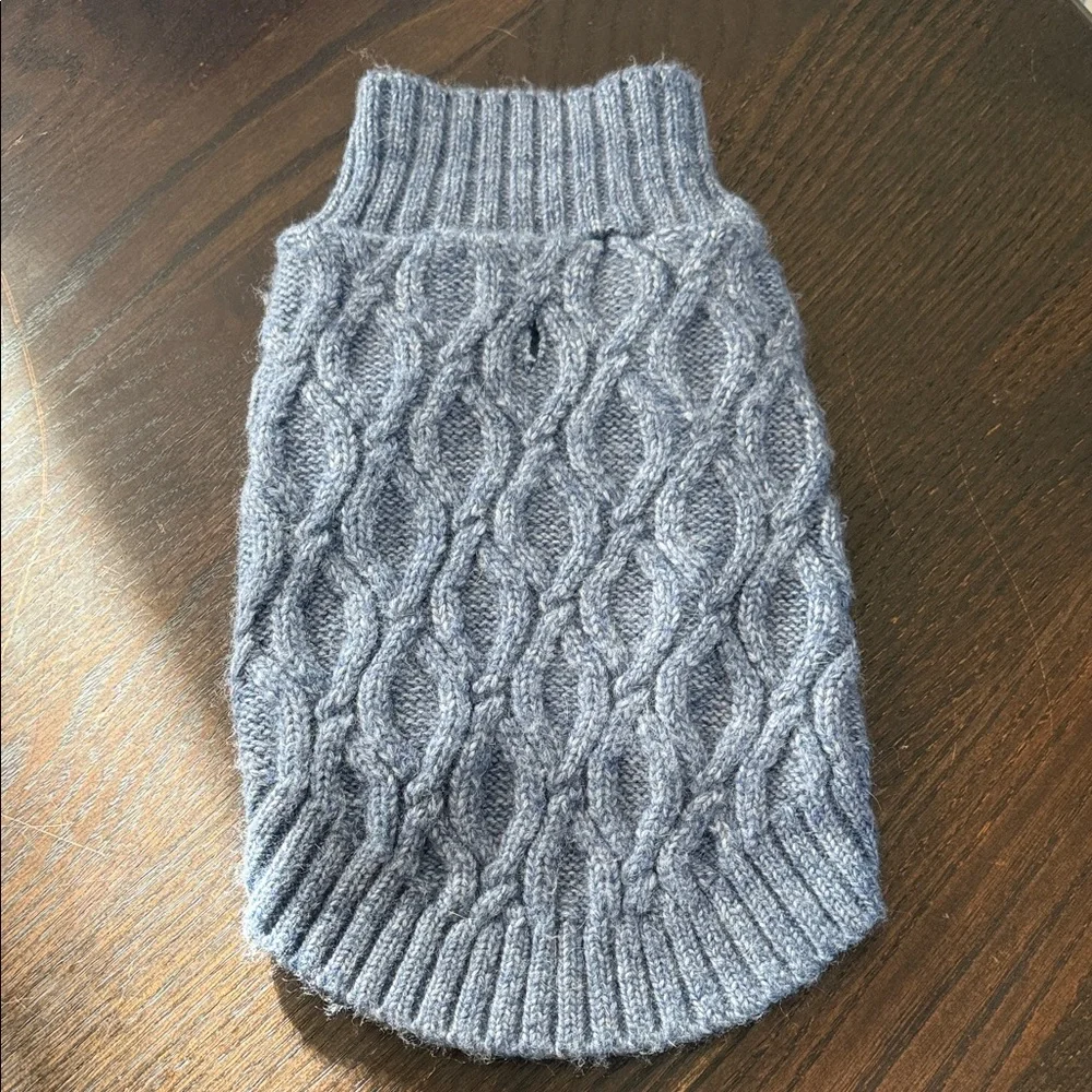 Really Nice Cable Knit and Chevron Dog Sweaters XS excellent quality
